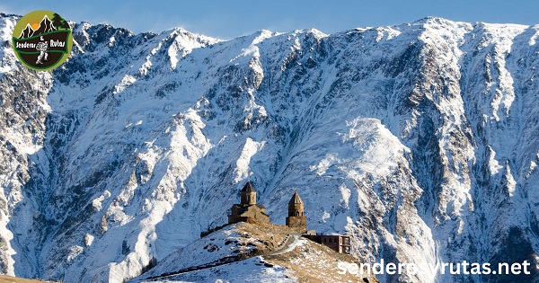 montañas del caucaso: Ruta de Stepantsminda al Glaciar Gergeti
